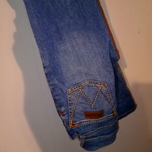 Wrangler boot cut size 28